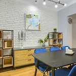 Premium Apartments Lovely 2Bd Near The Parliament